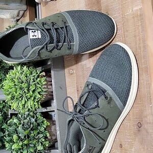Under Armour women's 9.5 Army Green Charged sneakers, Training, Athletic Shoe